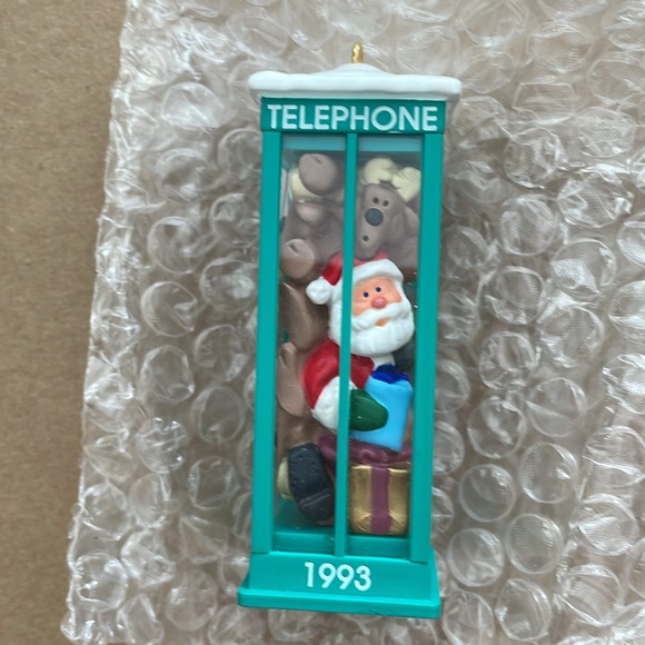 Room for one more Hallmark Keepsake ornament ©️1993 - Picture 8 of 13